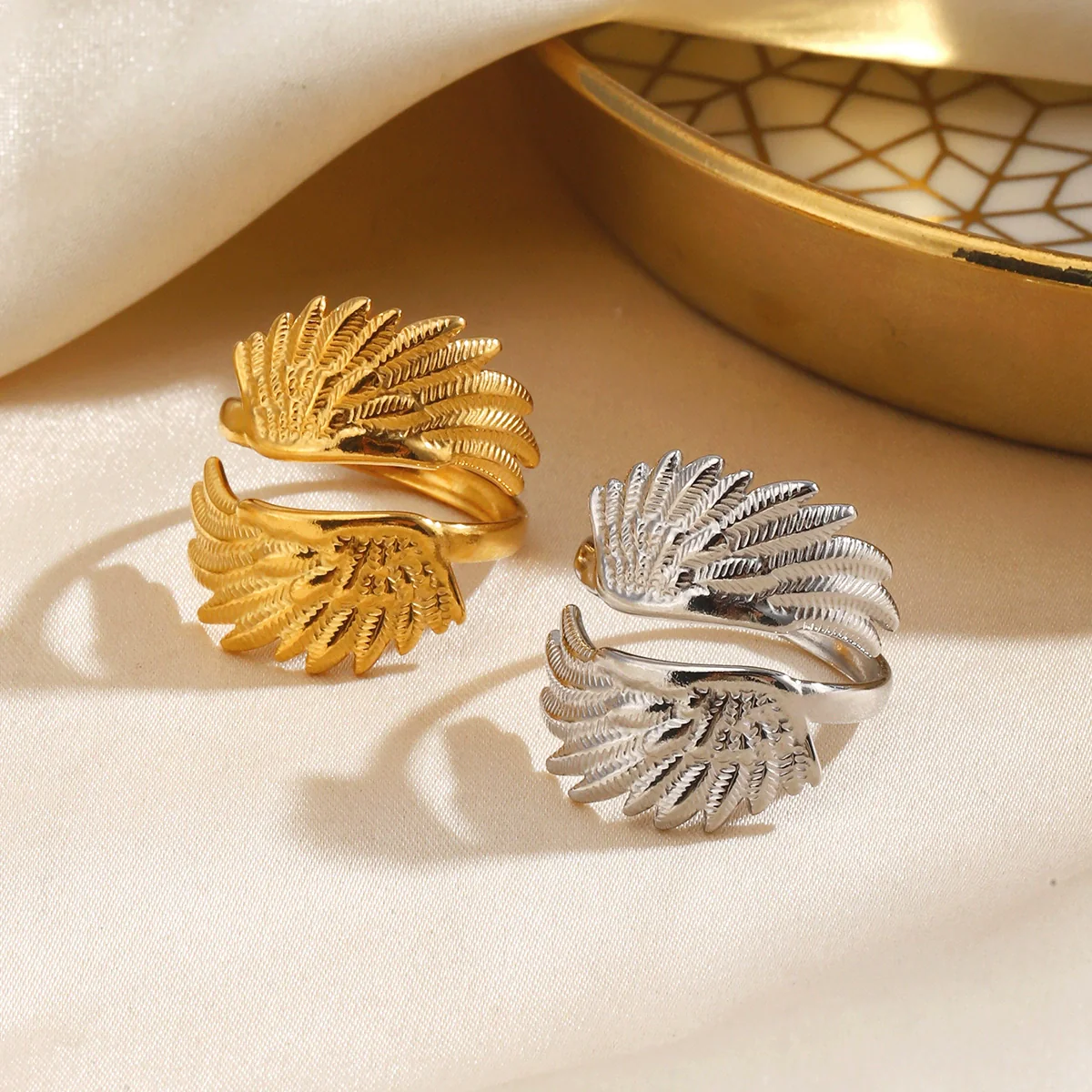 Wholesale Lady's Geometric Stainless Steel Electroplated Wing Ring