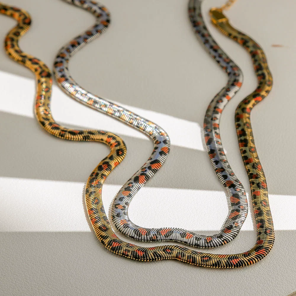 Wholesale Leopard Print Geometric Snake Bone Chain Electroplated Clavicle Necklace For Women - Image 4