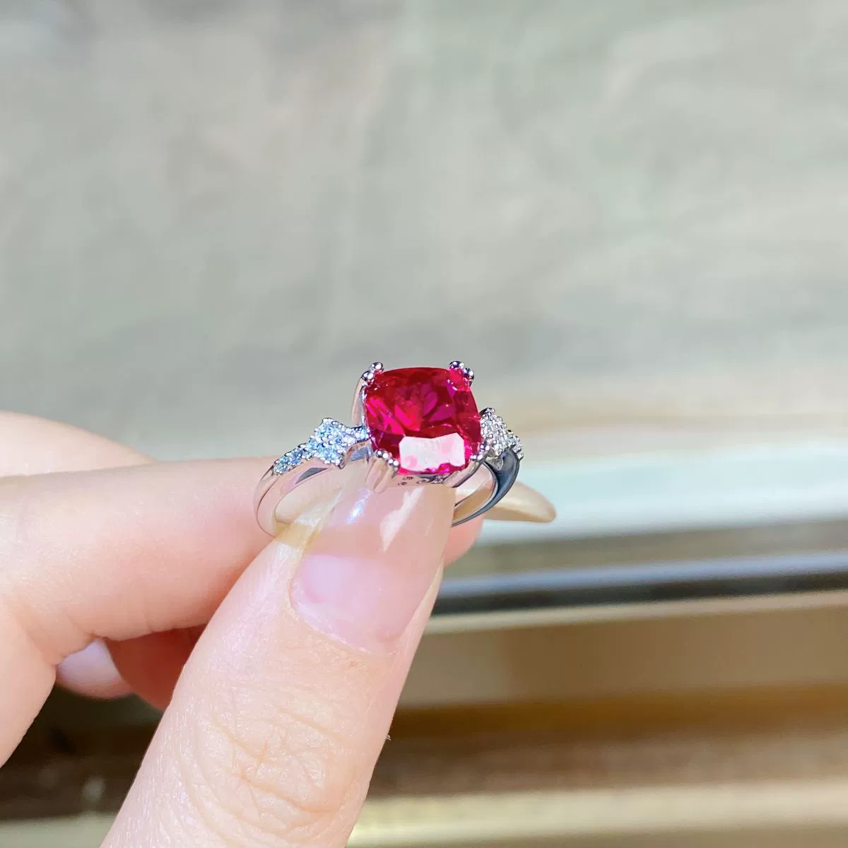 Wholesale Light Luxury Geometric 925 Sterling Silver Ring With Pigeon Blood Red Square Corundum - Image 2