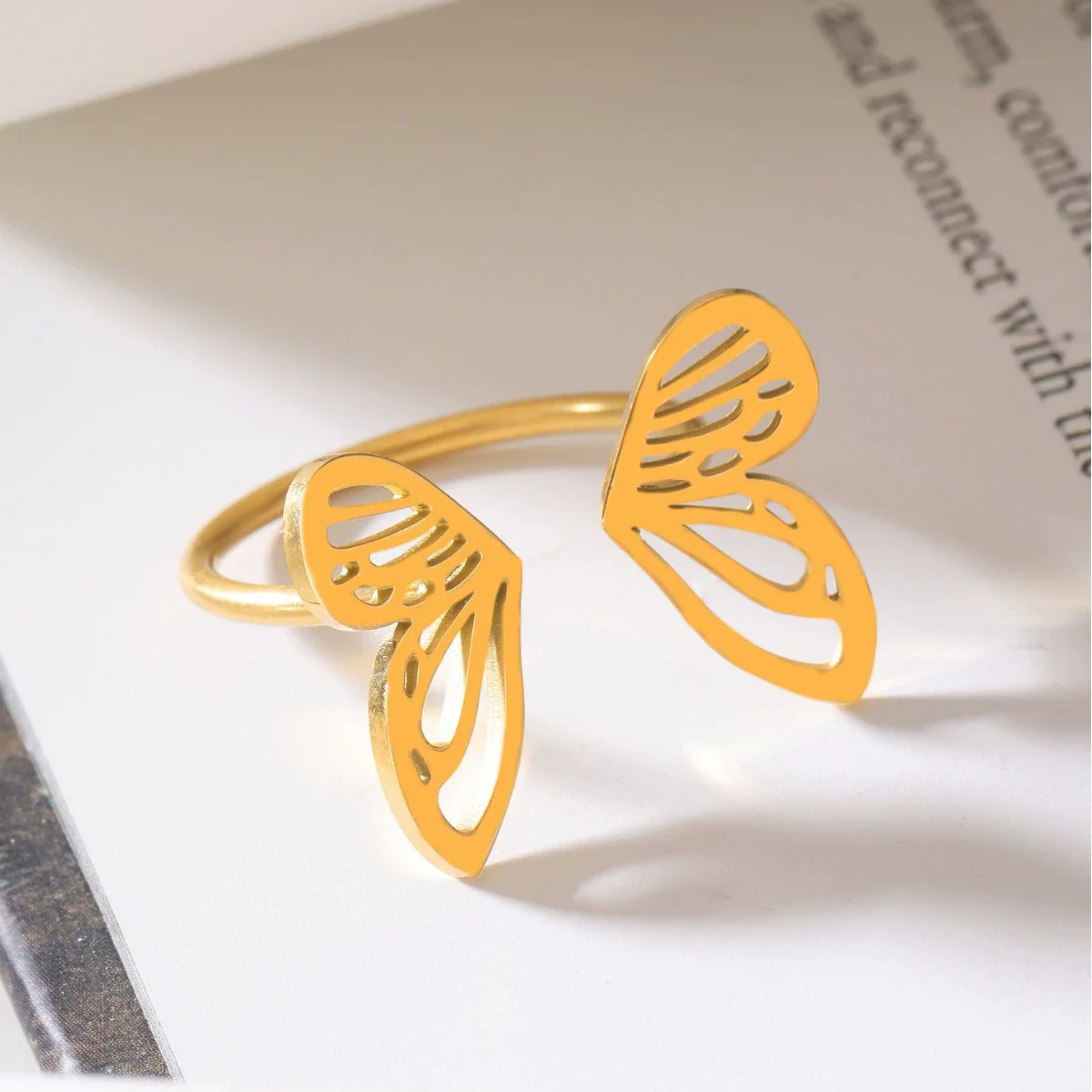 Wholesale Light Luxury Geometric Butterfly Opening Ring For Ladies Made Of Stainless Steel With Electroplating - Image 2