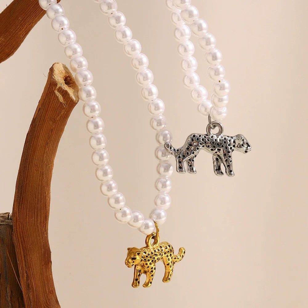 Wholesale Light Luxury Geometric Cut Out Tiger Pendant Stainless Steel 18K Electroplated Necklace For Women - Image 3
