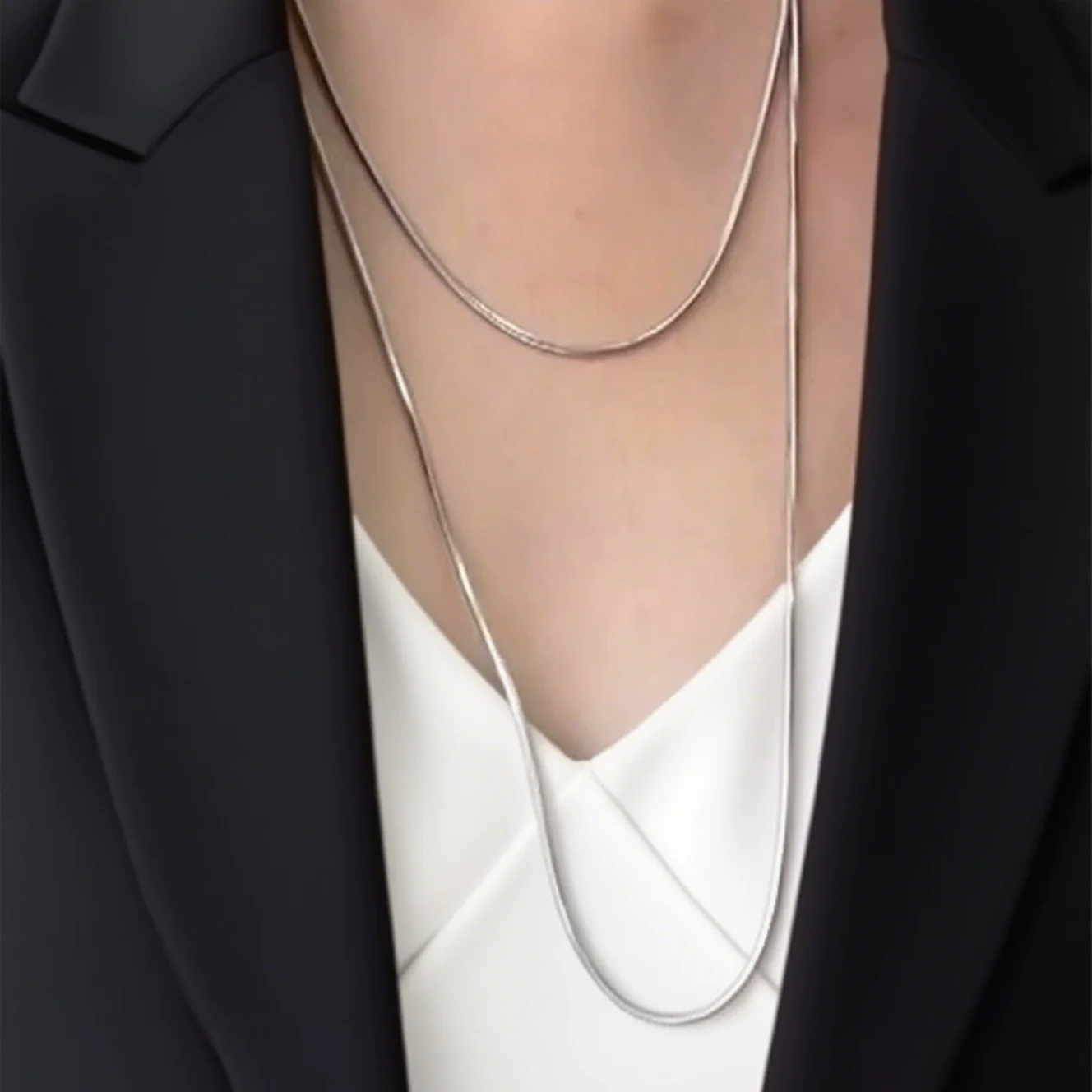 Wholesale Light Luxury Geometric Electroplated Titanium Steel Snake Bone Chain Necklace For Women - Image 4