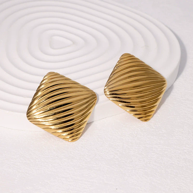 Wholesale Light Luxury Geometric Heart Shape And Flower Pattern Stainless Steel Electroplated Earrings For Women - Image 3