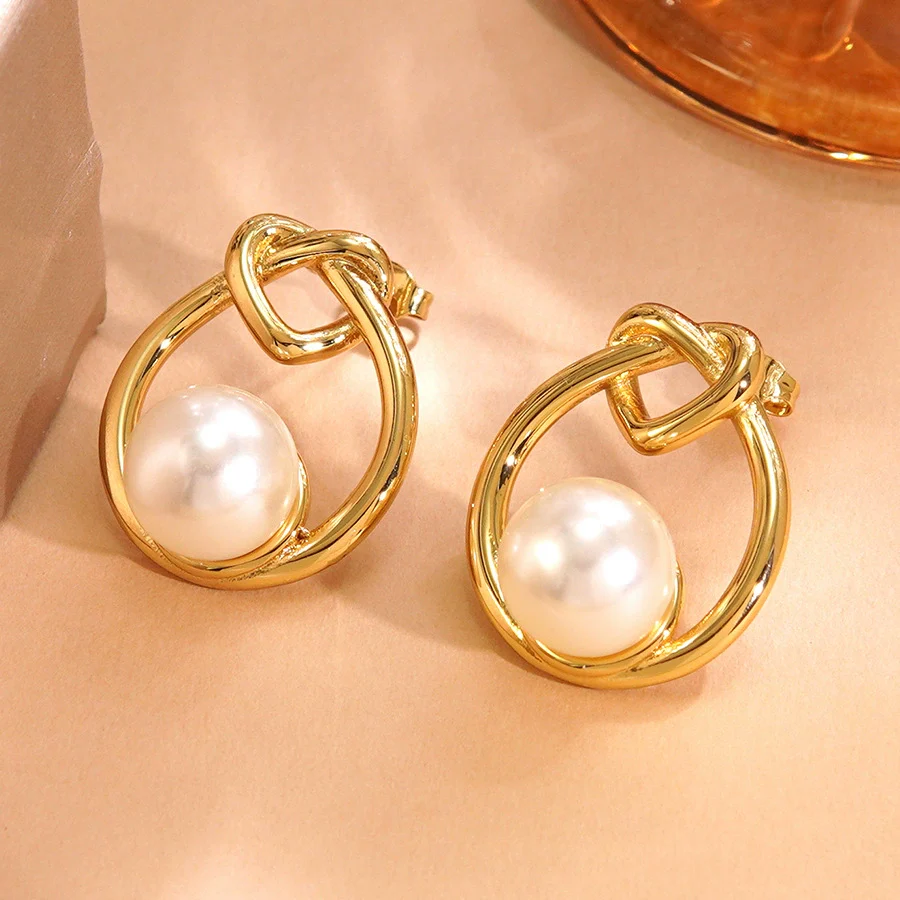 Wholesale Light Luxury Geometric Pearl Stainless Steel Electroplated Earrings For Women - Image 3