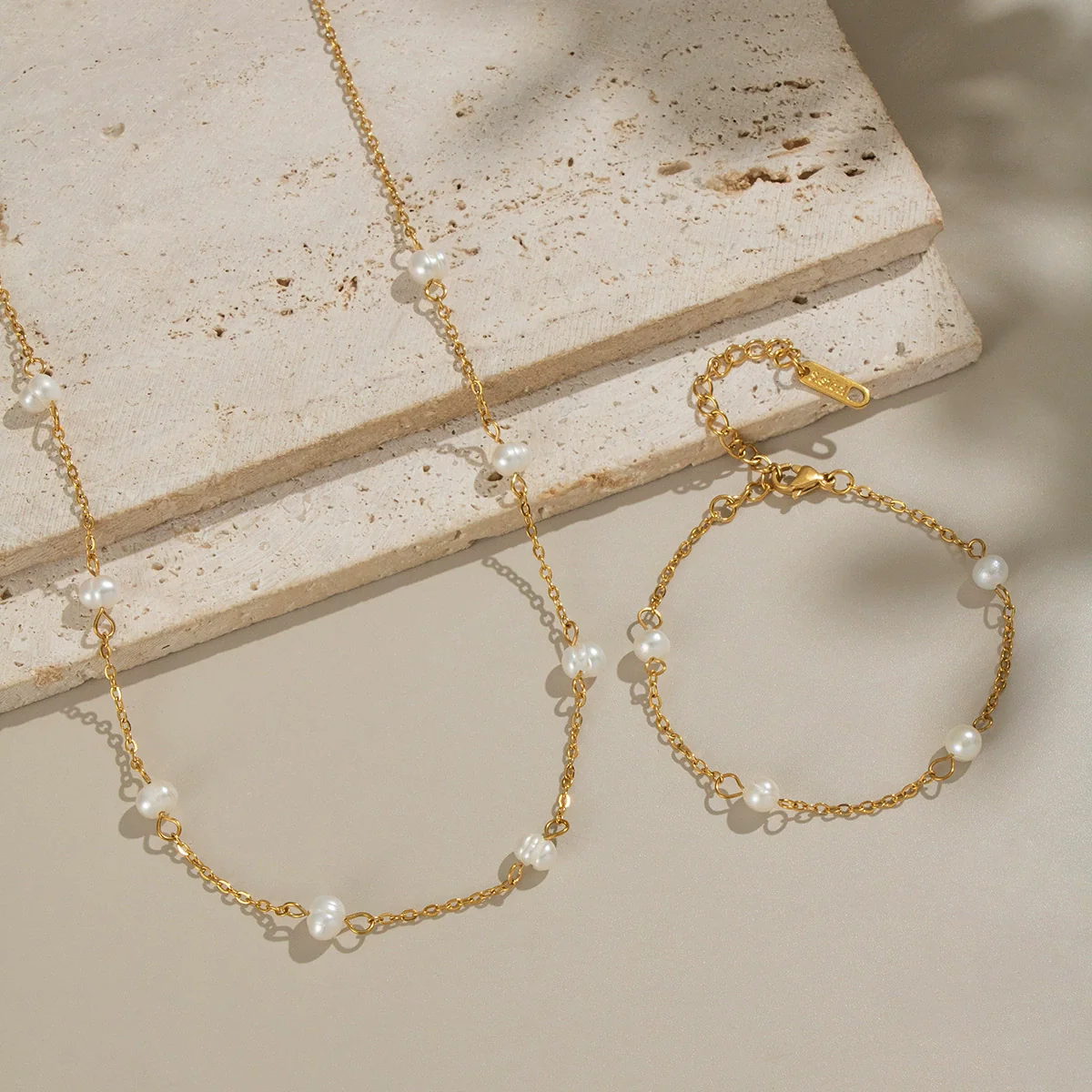 Wholesale Light Luxury Geometric Sea Life Pattern Electroplated Stainless Steel Pearl Beaded Necklace And Bracelet Jewelry For Girls - Image 3