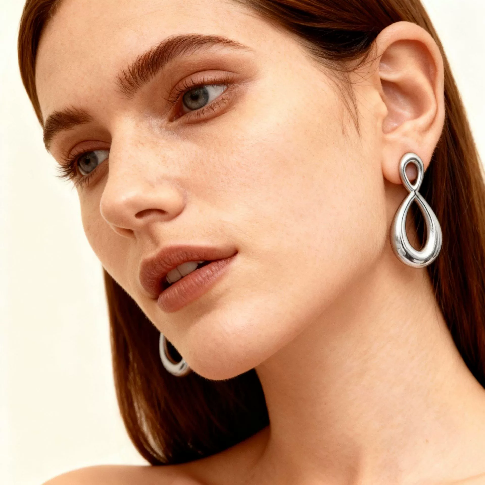 Wholesale Light Luxury Geometric Stainless Steel 18K Goldplated Stud Earrings For Women - Image 2