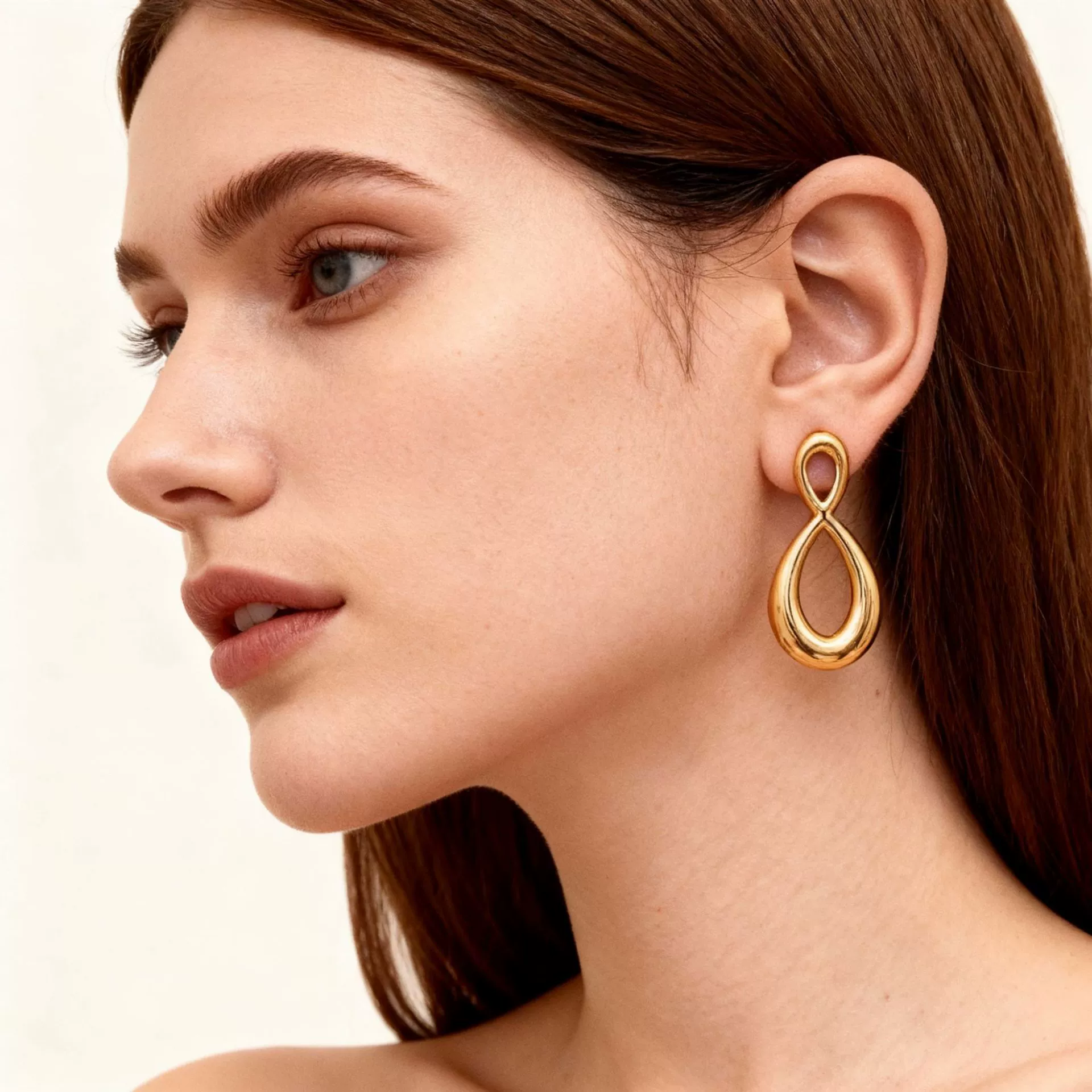 Wholesale Light Luxury Geometric Stainless Steel 18K Goldplated Stud Earrings For Women - Image 3