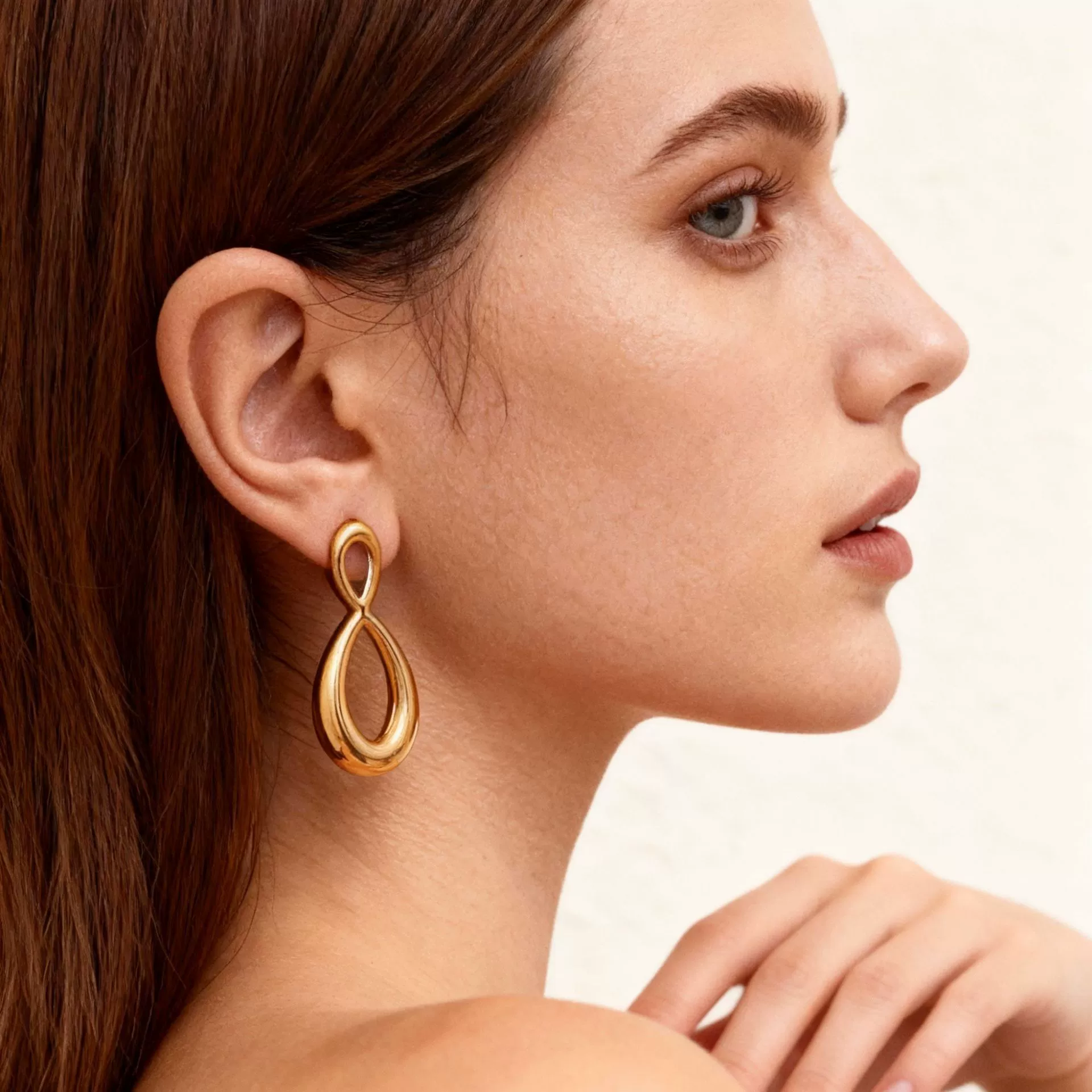 Wholesale Light Luxury Geometric Stainless Steel 18K Goldplated Stud Earrings For Women - Image 4