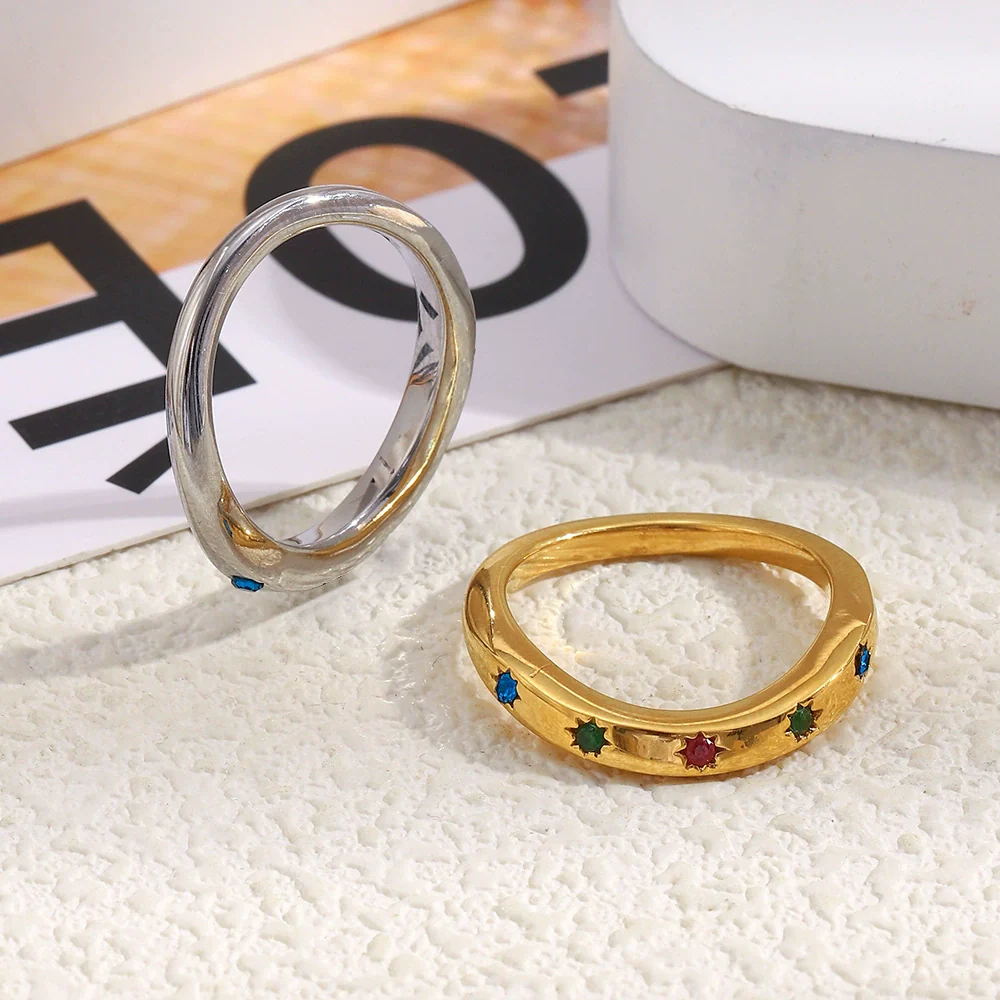 Wholesale Light Luxury Geometric Stainless Steel Electroplated 18K Gold Color Diamond Eightpointed Star Ring For Women - Image 4