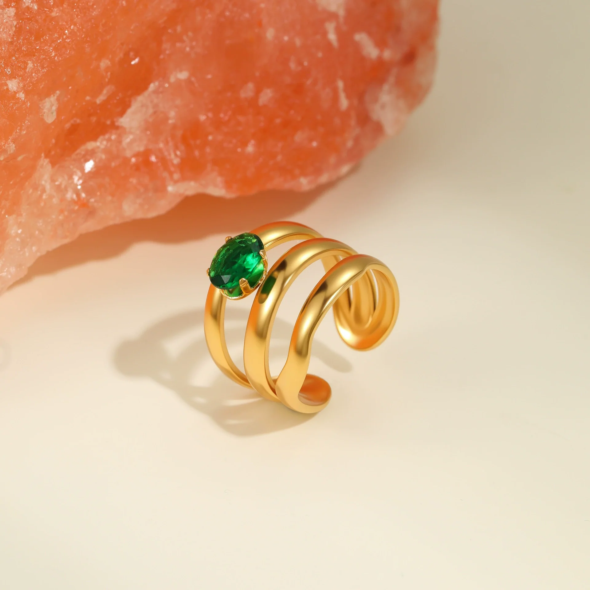 Wholesale Light Luxury Geometric Stainless Steel Electroplated 18K Gold Ring For Women - Image 4