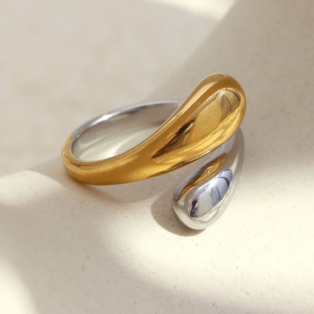 Wholesale Light Luxury Geometric Stainless Steel Electroplated 18K Gold Twocolor Double Snake Head Ring For Women