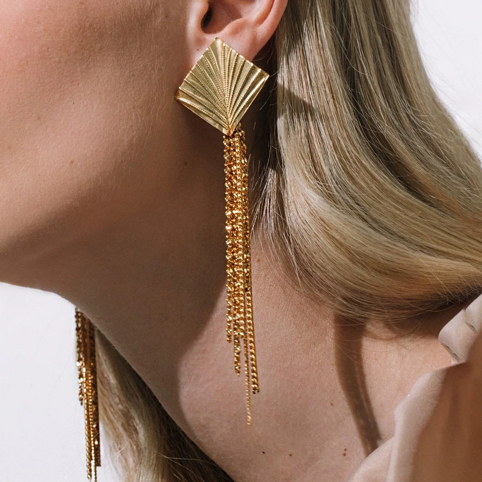 Wholesale Light Luxury Geometric Stainless Steel Electroplated Tassel Earrings For Women - Image 2