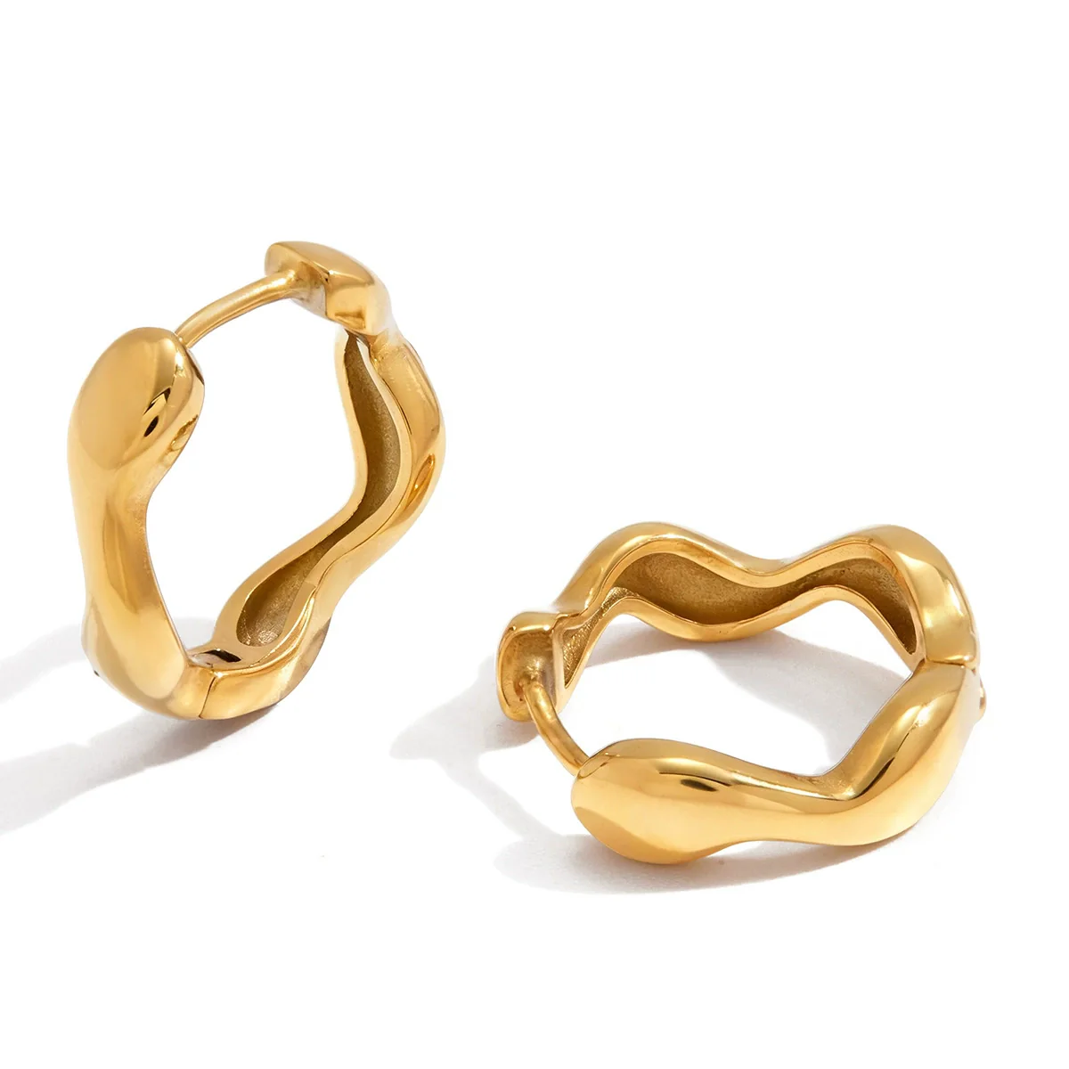 Wholesale Light Luxury Geometric Wave Stainless Steel Electroplated Women's Earrings - Image 5