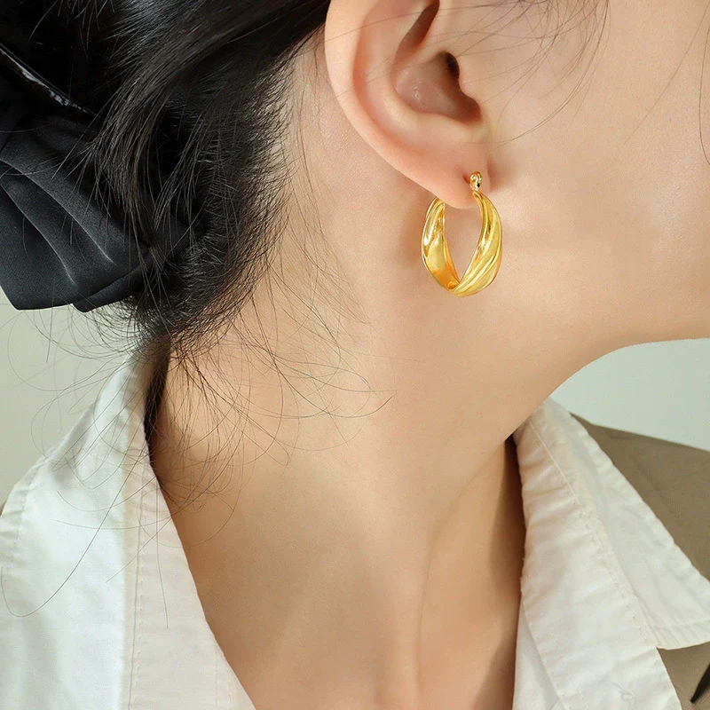 Wholesale Light Luxury Gold Plated Titanium Steel Ushaped Earrings For Women - Image 6