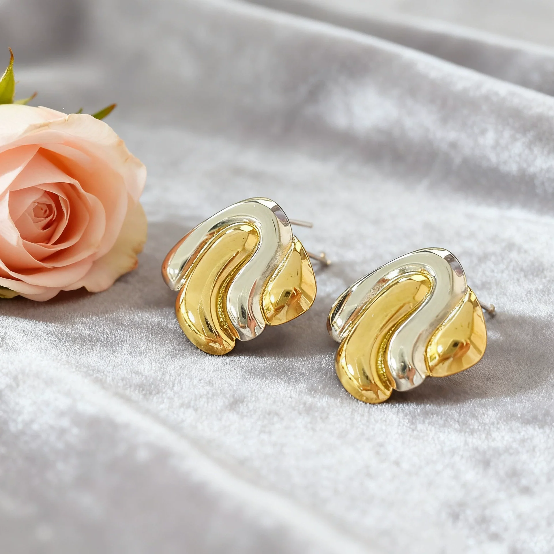 Wholesale Light Luxury Highend Geometric Electroplated Stainless Steel Irregular Earrings For Women - Image 4