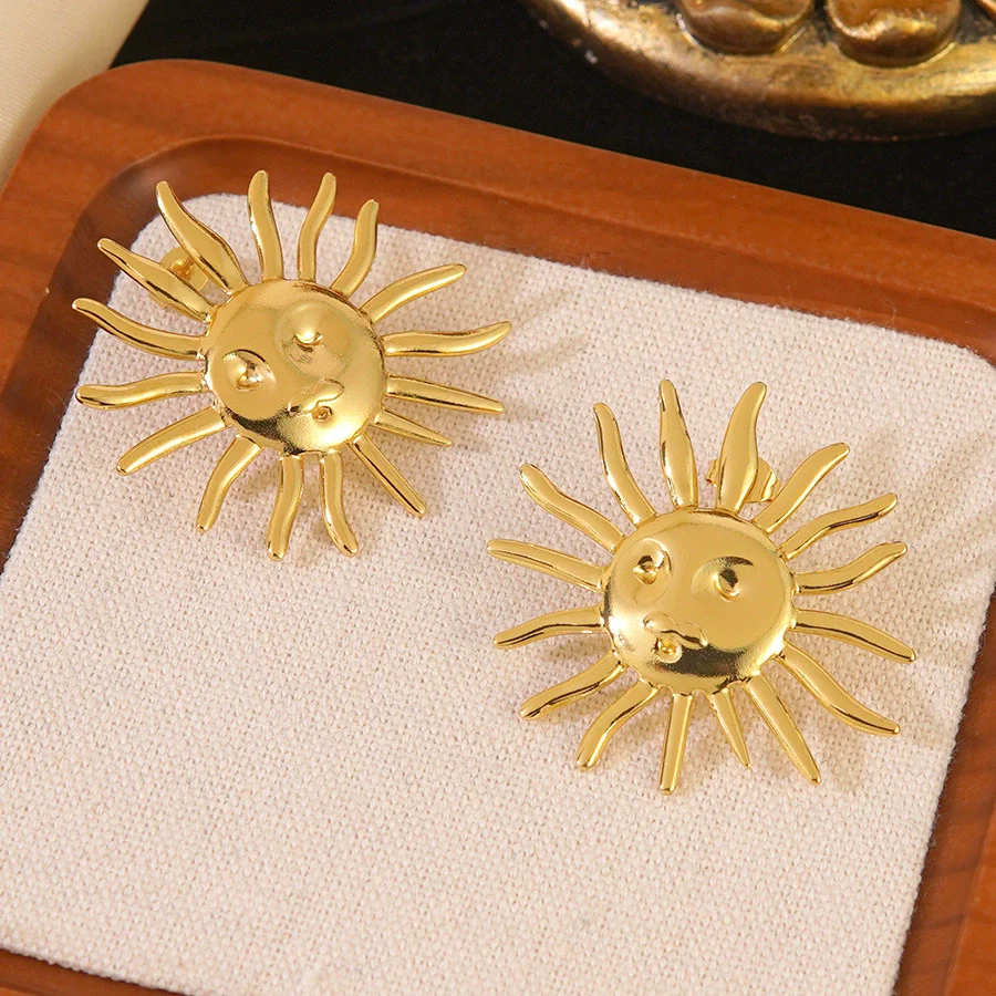 Wholesale Light Luxury Minimalist Geometric Electroplated Stainless Steel Earrings For Women - Image 2