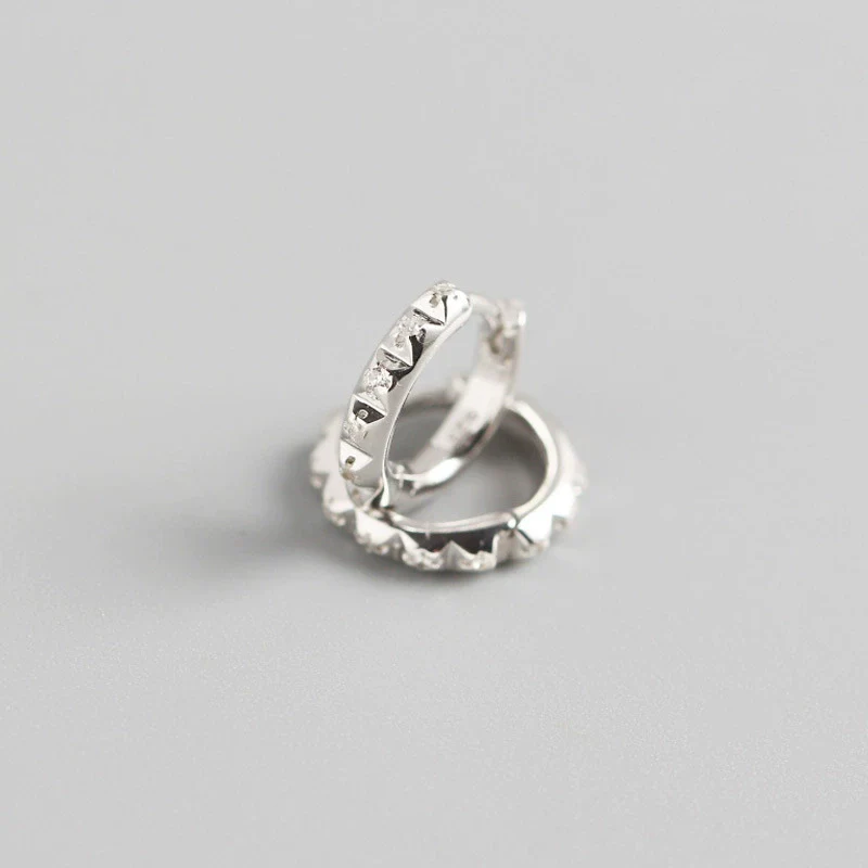 Wholesale Light Luxury S925 Sterling Silver Geometric Metal Gear Diamond Punk Style Ear Buckle Earrings For Women With Electroplating - Image 6