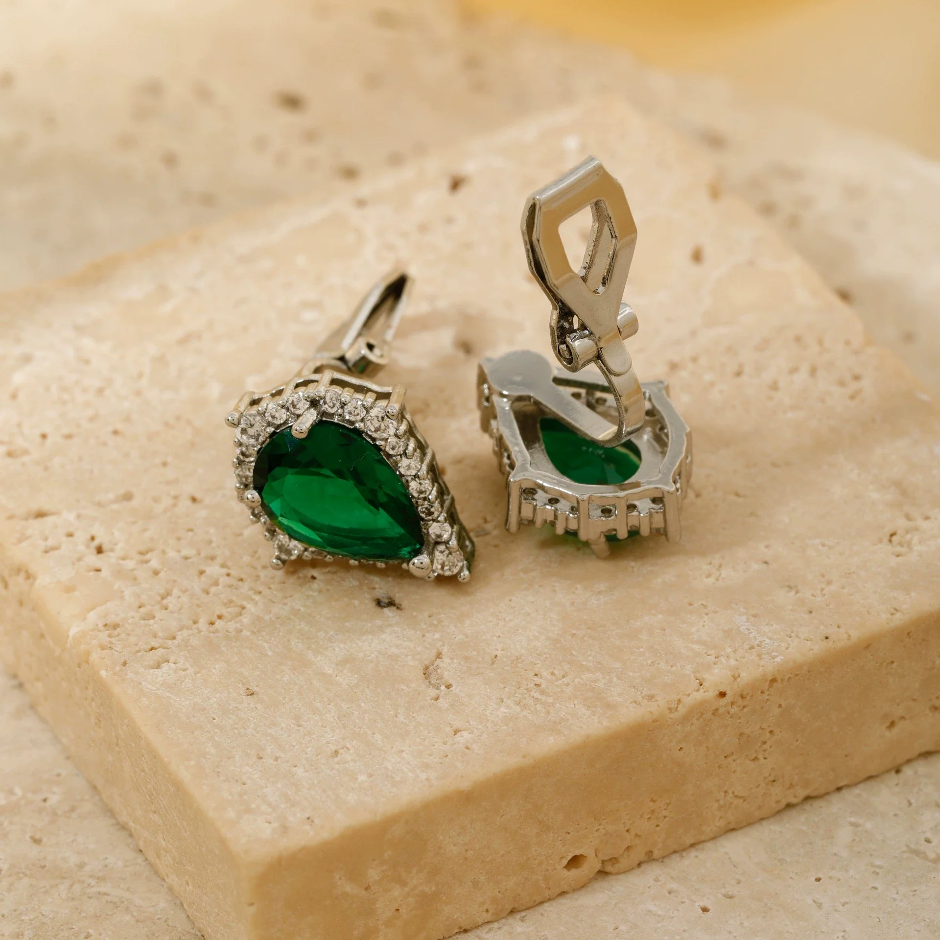 Wholesale Light Luxury Simple Copper Inlaid Zircon Geometric Ear Clip Earrings For Women - Image 3
