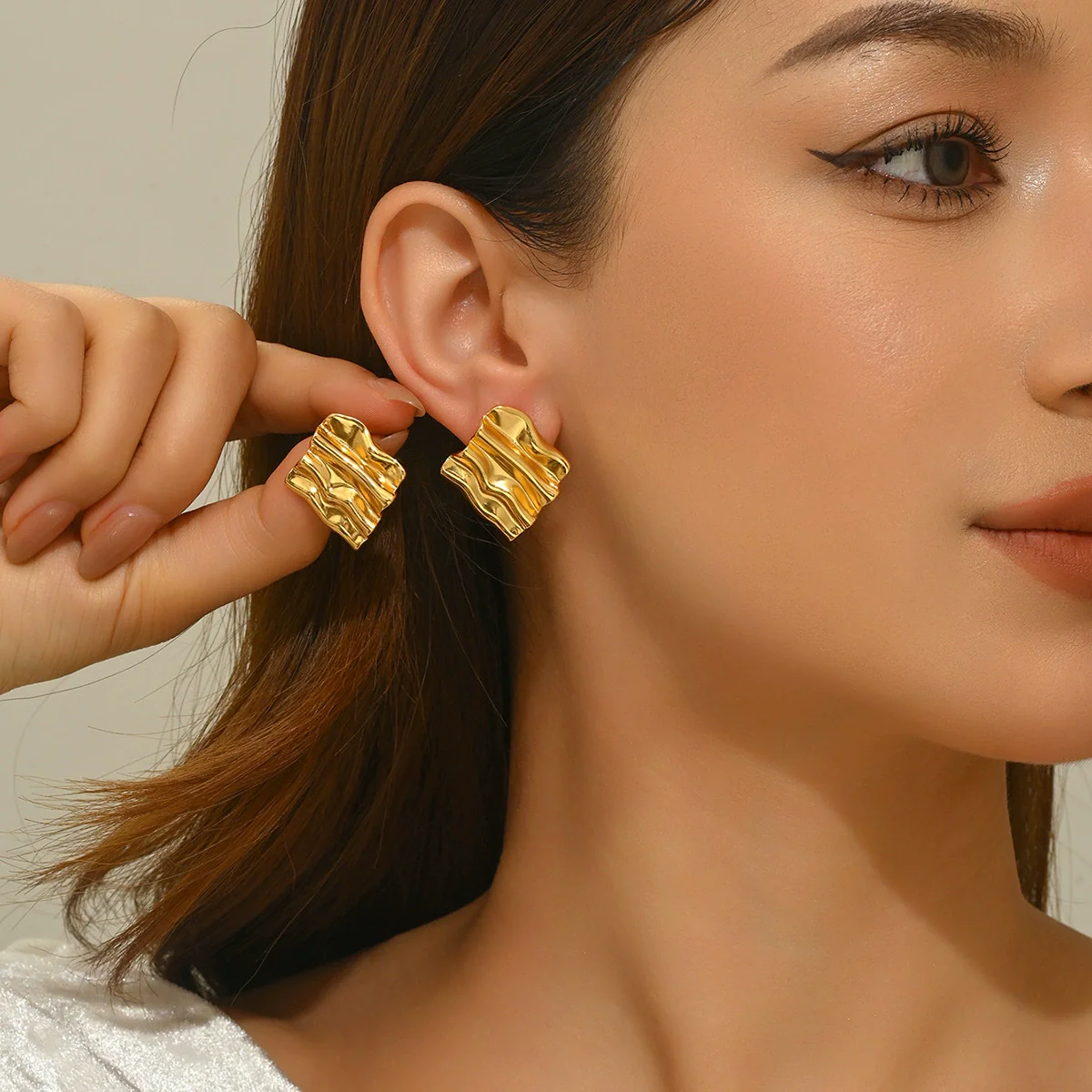Wholesale Light Luxury Stamping Geometric Stainless Steel Pleated Earrings For Women - Image 2