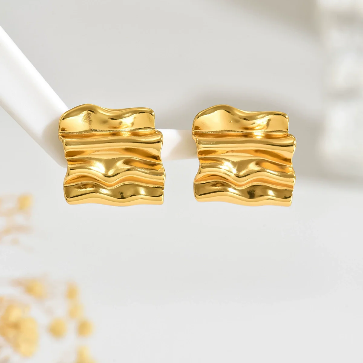 Wholesale Light Luxury Stamping Geometric Stainless Steel Pleated Earrings For Women - Image 3