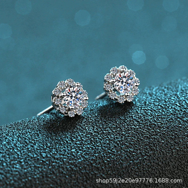 Wholesale Light Luxury Style 925 Sterling Silver Flower Pattern Electroplated Women's Fourclaw Round Earrings - Image 2