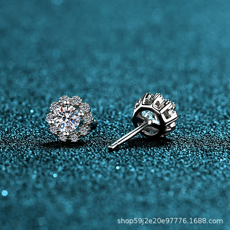Wholesale Light Luxury Style 925 Sterling Silver Flower Pattern Electroplated Women's Fourclaw Round Earrings - Image 3