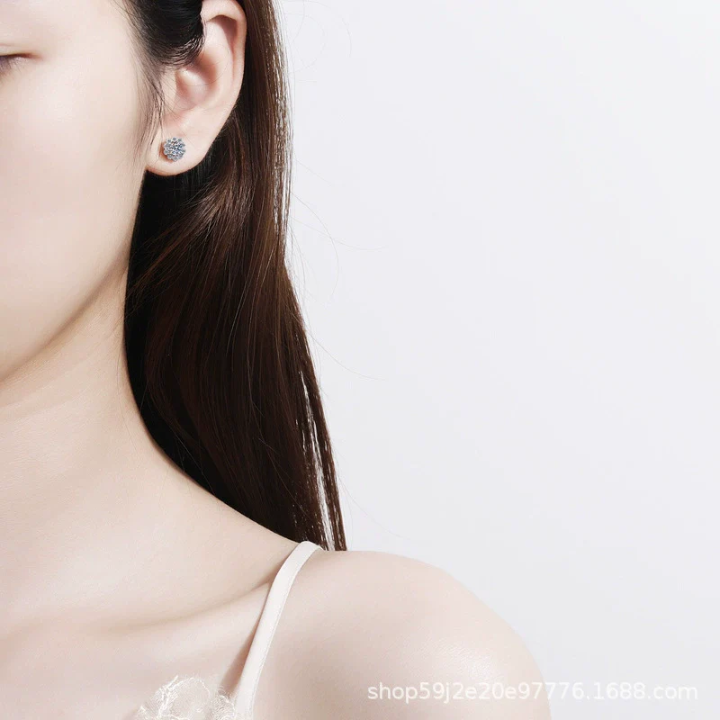 Wholesale Light Luxury Style 925 Sterling Silver Flower Pattern Electroplated Women's Fourclaw Round Earrings - Image 4