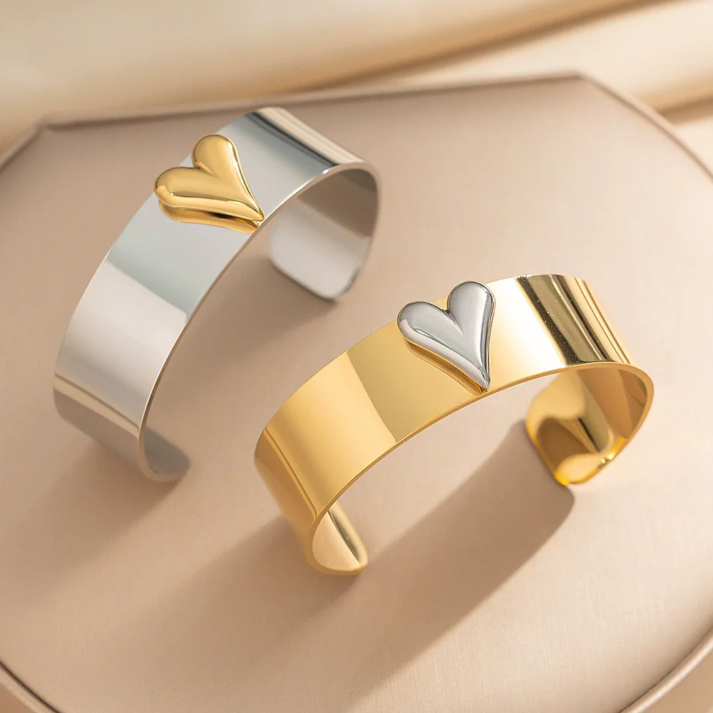 Wholesale Light Luxury Style Electroplated Cshaped Curved Heart Titanium Steel Bracelet For Women