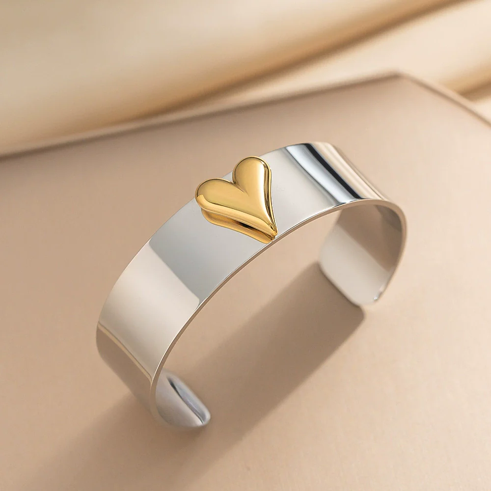 Wholesale Light Luxury Style Electroplated Cshaped Curved Heart Titanium Steel Bracelet For Women - Image 2