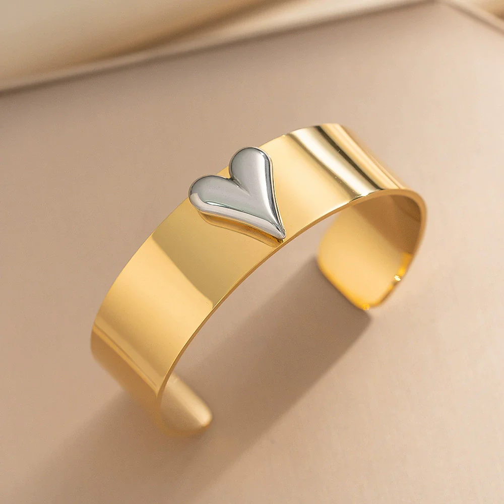 Wholesale Light Luxury Style Electroplated Cshaped Curved Heart Titanium Steel Bracelet For Women - Image 3