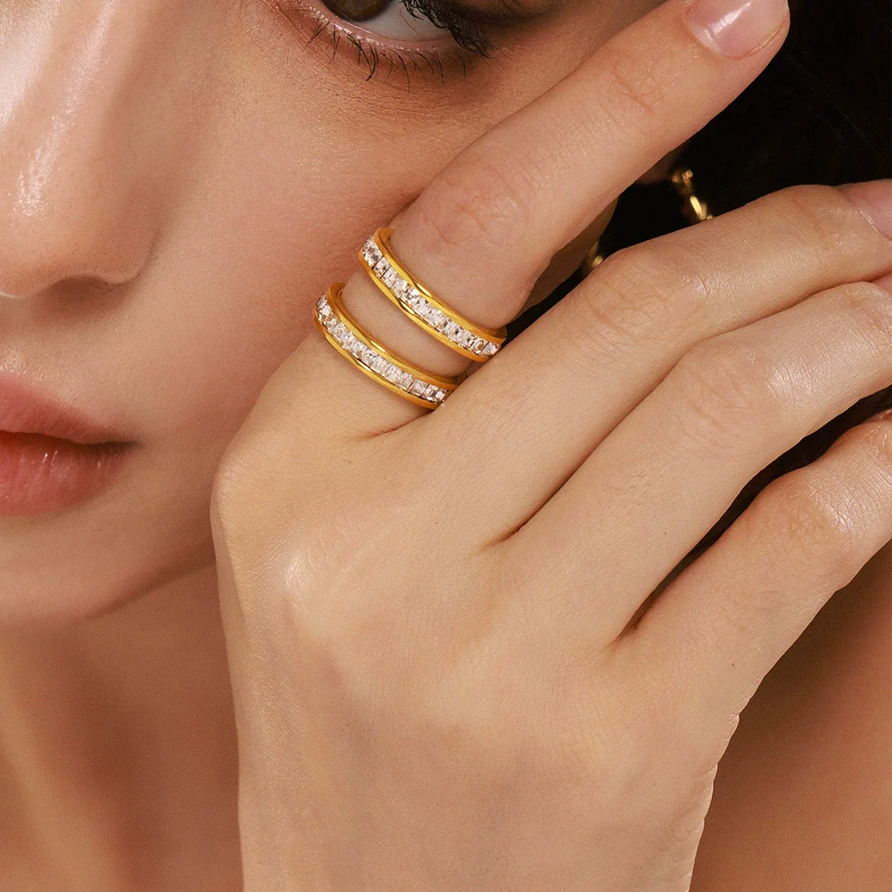 Wholesale Light Luxury Style Geometric Pattern Electroplated Stainless Steel Ferris Wheel Stars Full Diamond Inlaid Zircon Couple Ring For Women - Image 3