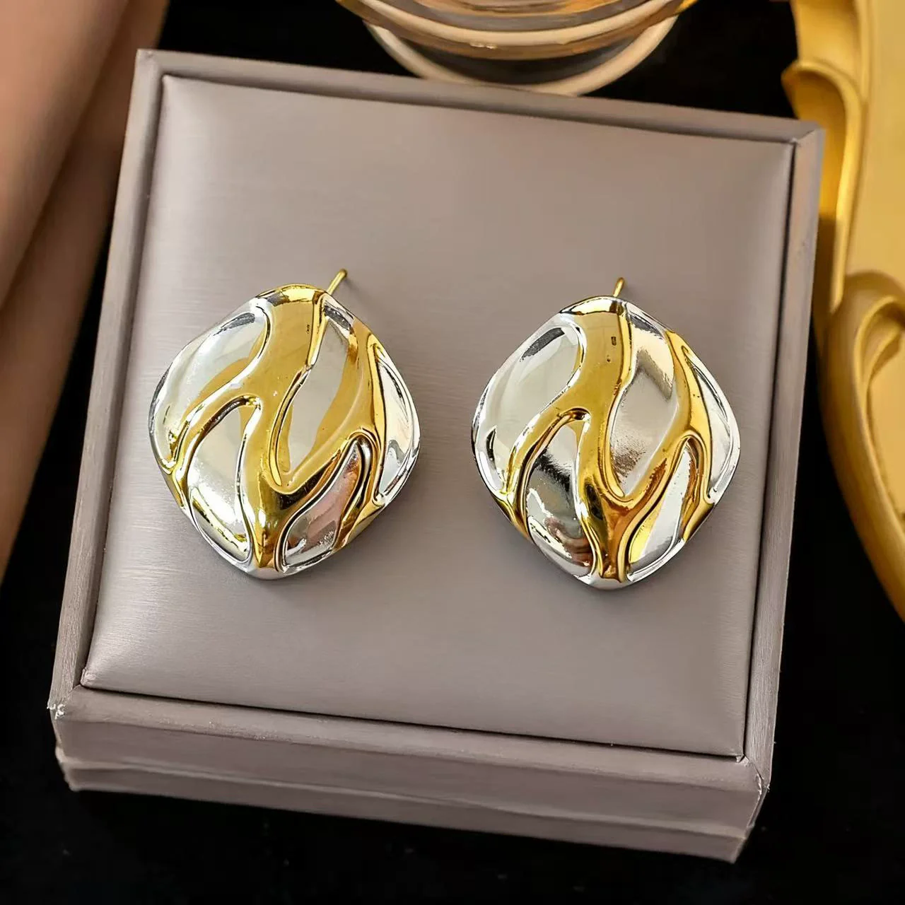 Wholesale Light Luxury Style Geometric Stainless Steel Gold Electroplated Earrings For Women - Image 2