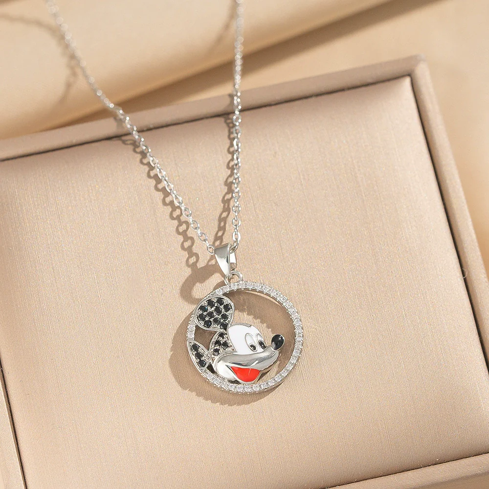 Wholesale Light Luxury Style Geometric Wave Pattern 18K Gold Plated Copper Pendant O Word Chain Necklace For Women - Image 60