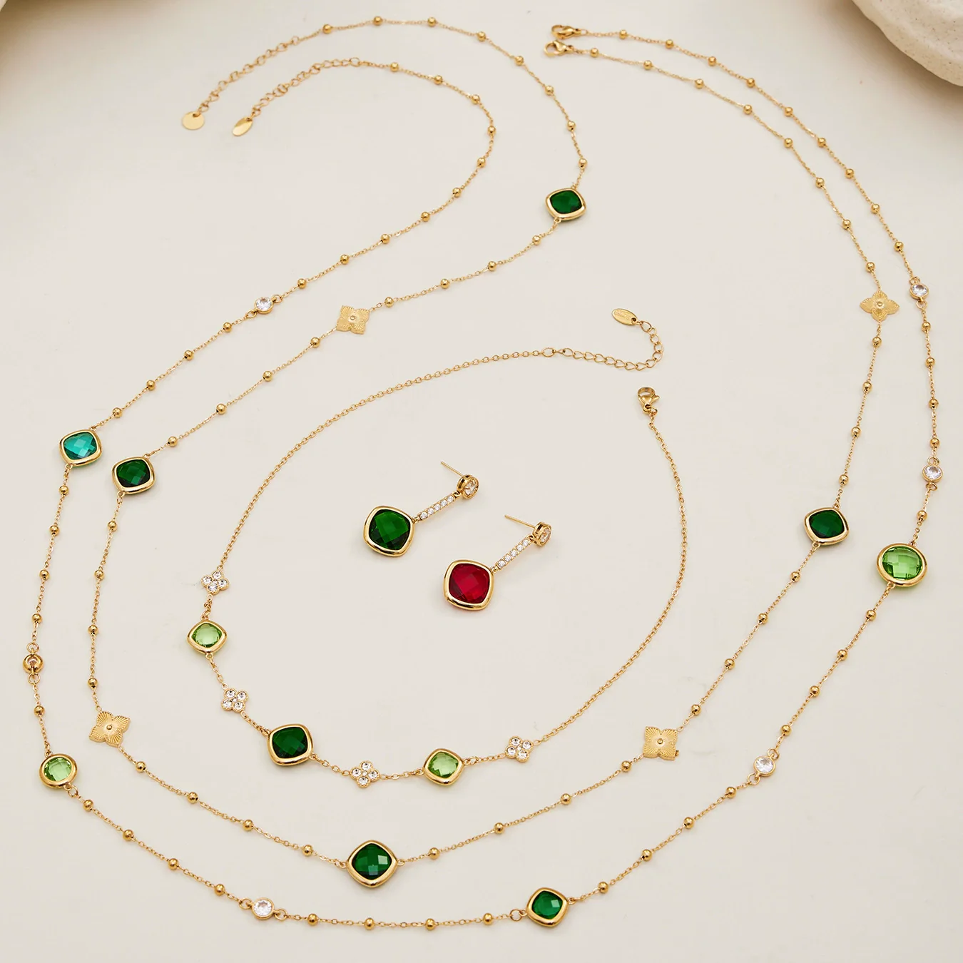 Wholesale Light Luxury Style Stainless Steel And Zircon Electroplated Jewelry Set With Four Leaf Flower Inlaid Design For Women Including Bracelet Necklace And Earrings - Image 3