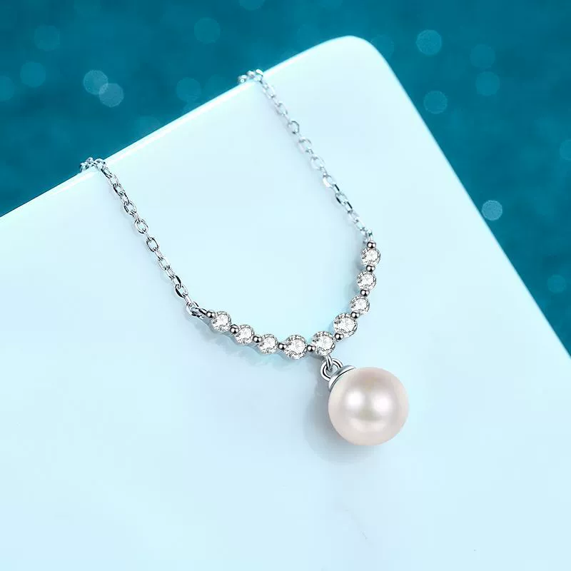 Wholesale Light Luxury Women's 925 Sterling Silver Cross Chain Clavicle Necklace With Ushaped Pendant And Freshwater Pearl And Moissanite Electroplated - Image 2