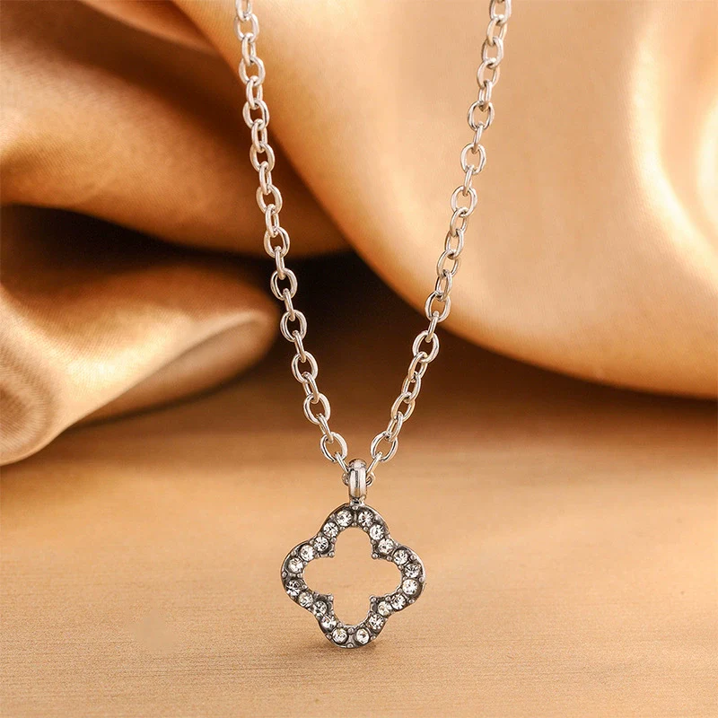 Wholesale Light Luxury Women's Stainless Steel Electroplated Four Leaf Clover Zircon Necklace Bracelet Earrings Set With Plants And Flowers Pattern - Image 8
