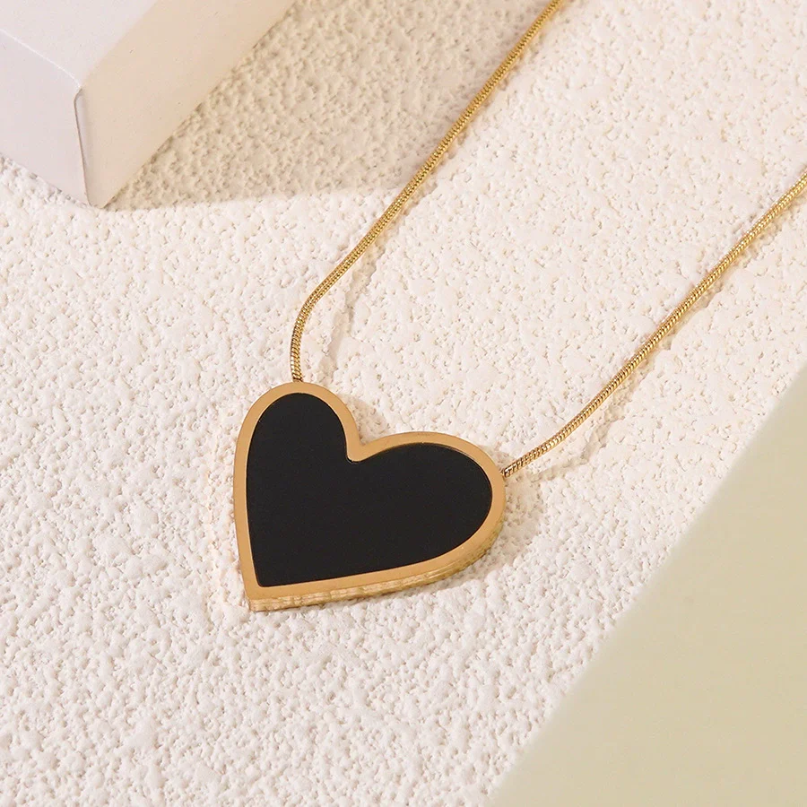 Wholesale Love Stainless Steel Electroplated Heartshaped Necklace For Couples Light Luxury Jewelry - Image 2