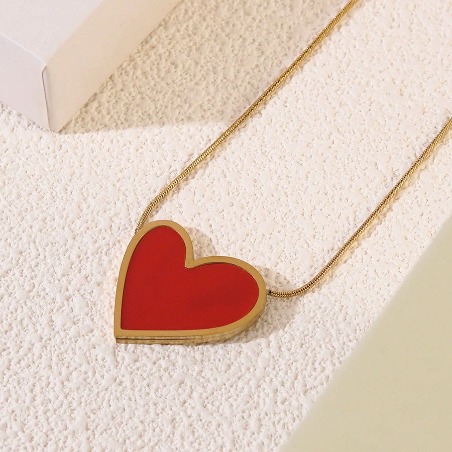 Wholesale Love Stainless Steel Electroplated Heartshaped Necklace For Couples Light Luxury Jewelry - Image 3