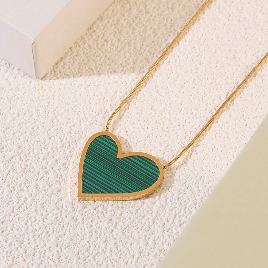 Wholesale Love Stainless Steel Electroplated Heartshaped Necklace For Couples Light Luxury Jewelry - Image 4