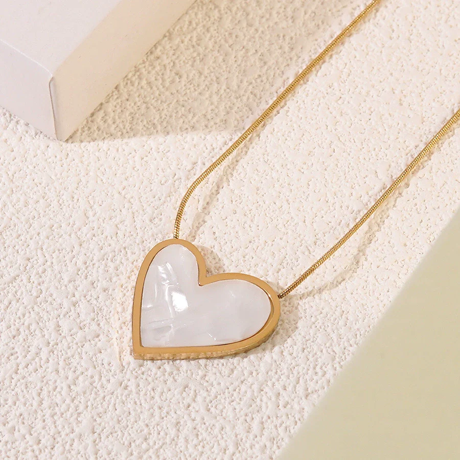 Wholesale Love Stainless Steel Electroplated Heartshaped Necklace For Couples Light Luxury Jewelry - Image 7
