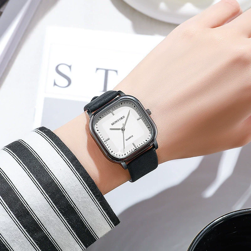 Wholesale Men's Leisure Quartz Watch With Alloy Case Imitation Leather Strap And Square Dial - Image 4