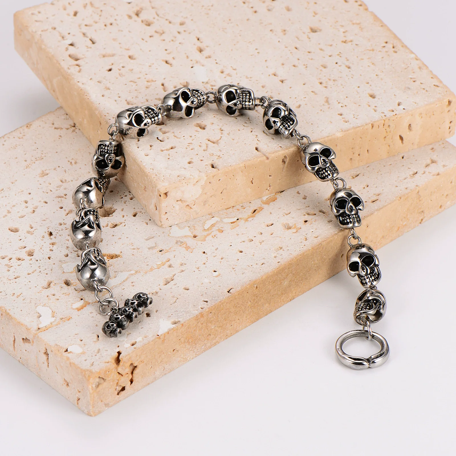 Wholesale Men's Punk Geometric Stainless Steel Electroplated Skull Head Bracelet - Image 3