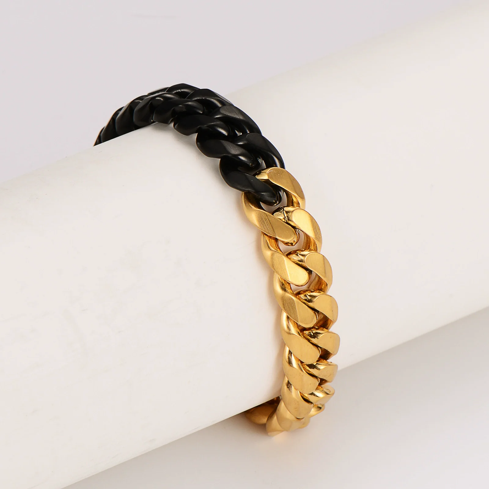 Wholesale Men's Simple Geometric Stainless Steel Electroplated Cuban Chain Bracelet - Image 4