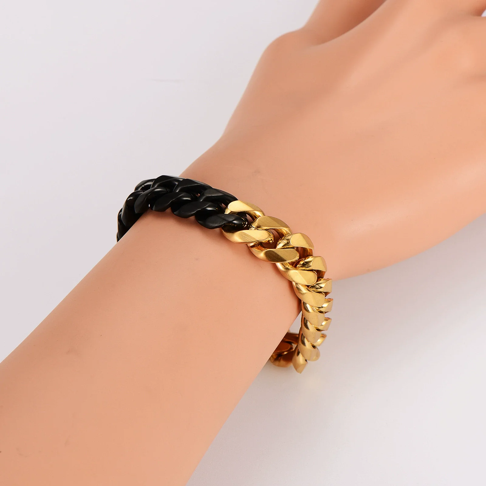 Wholesale Men's Simple Geometric Stainless Steel Electroplated Cuban Chain Bracelet - Image 5