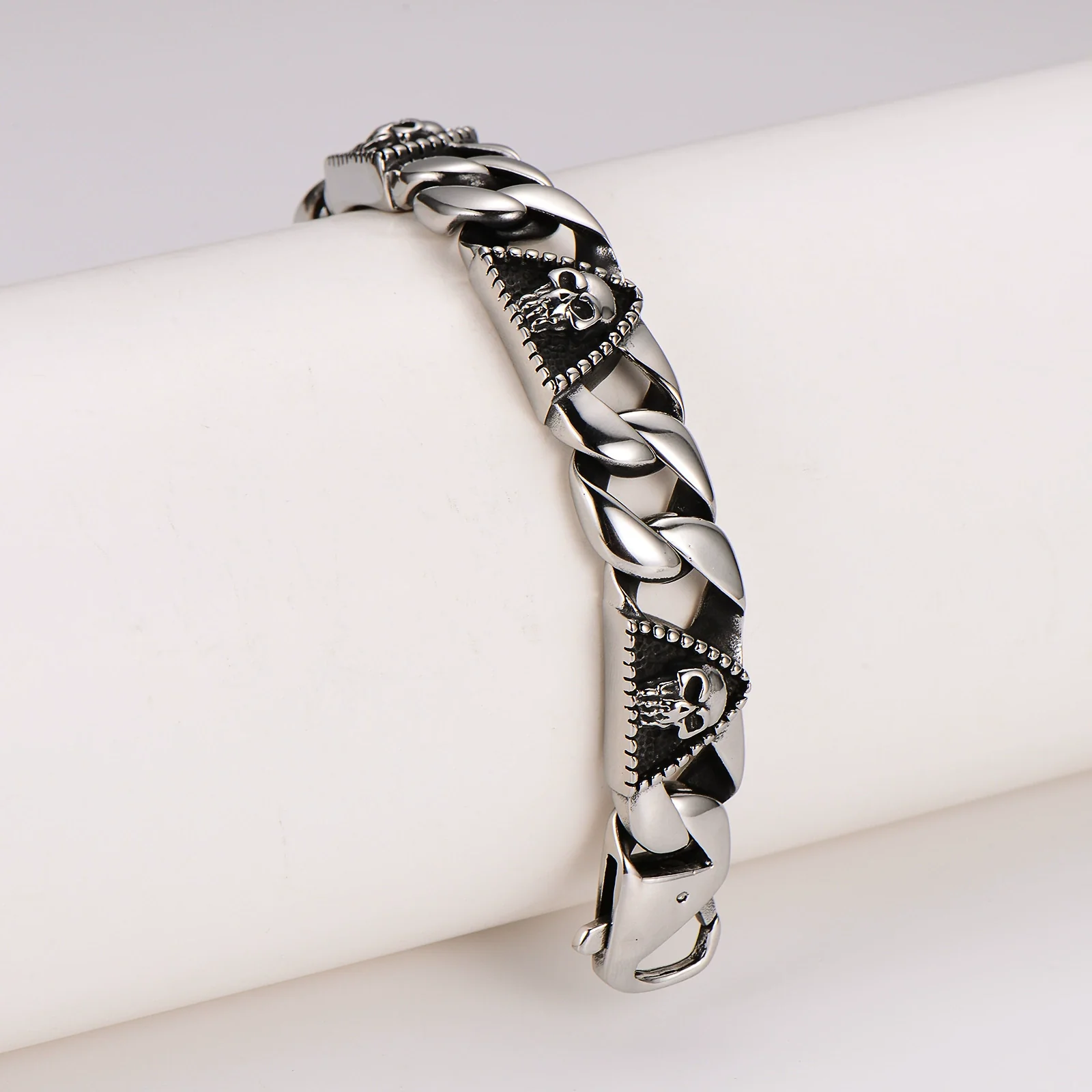 Wholesale Men's Simple Geometric Triangular Skull Punk Bracelet Stainless Steel Electroplated Hiphop Jewelry - Image 4
