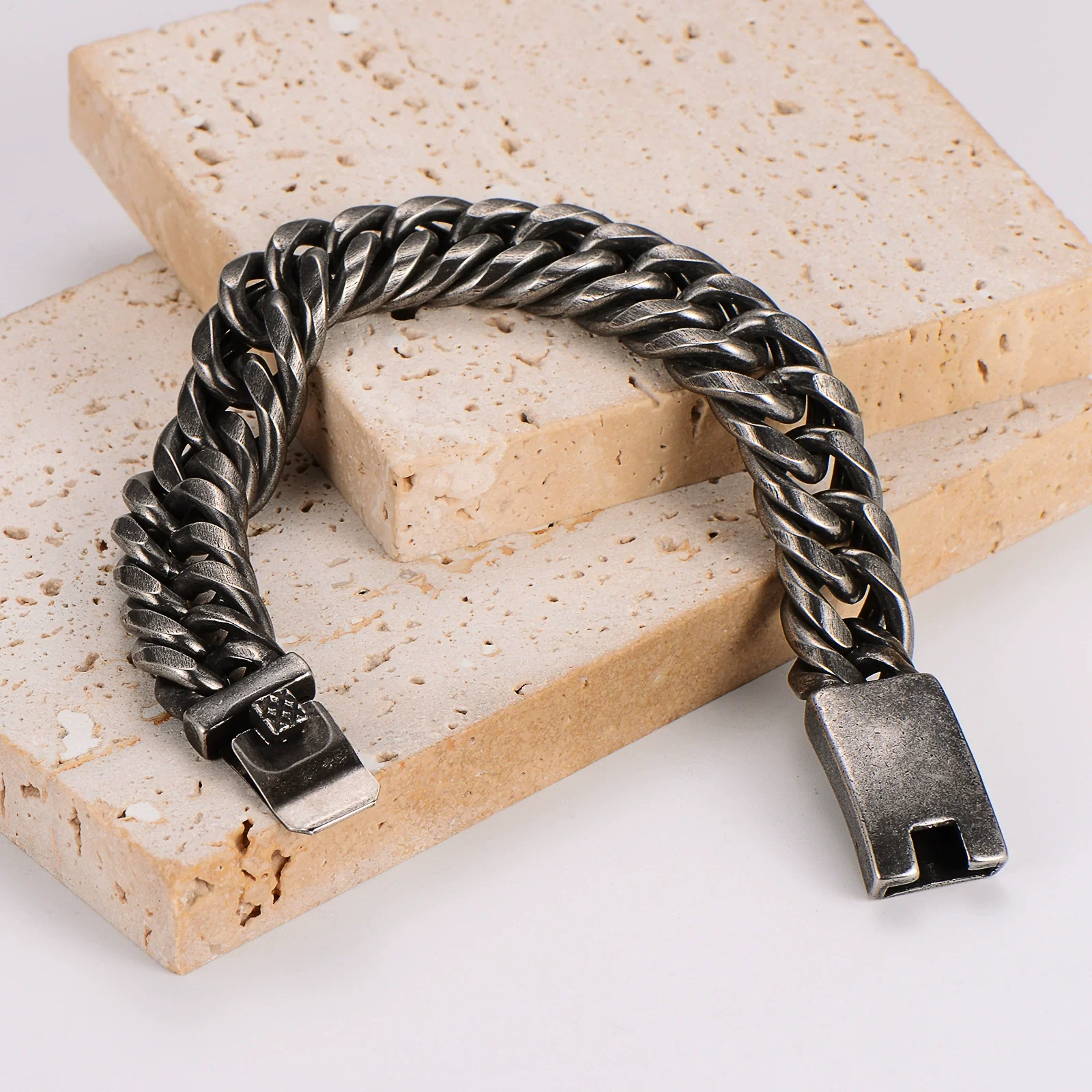 Wholesale Men's Stainless Steel Electroplated Rhombus Simple Geometric Jewelry