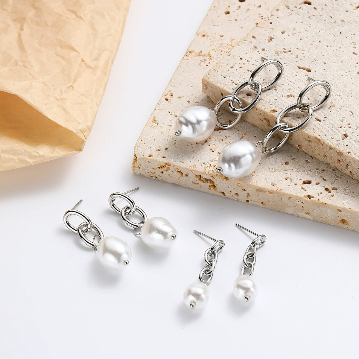 Wholesale Metal Chain Pearl Earrings With Electroplating Treatment Simple Fashion Retro Style For Women - Image 12