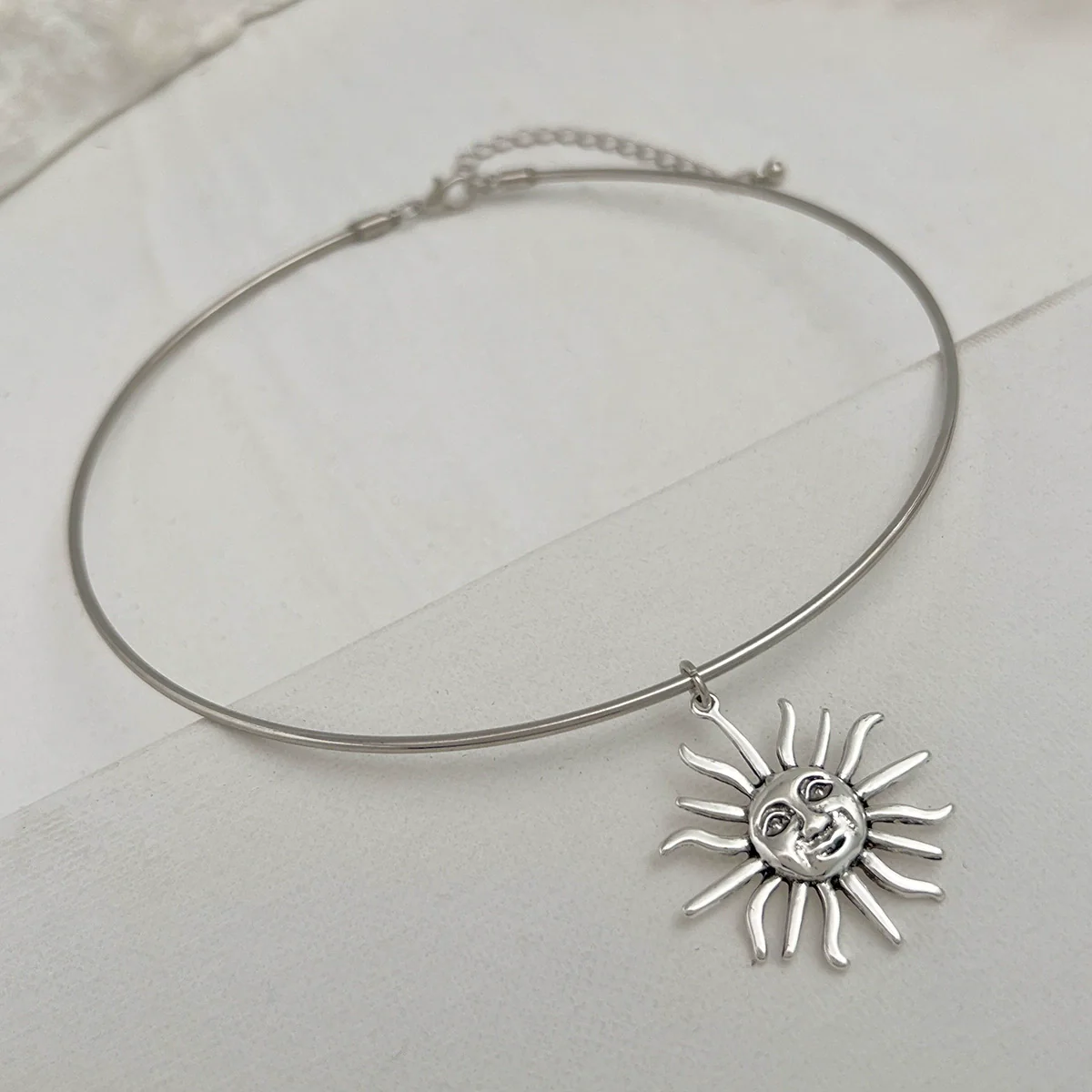 Wholesale Metal Collar Necklace Geometric Style Alloy Pendant Sunflower Design For Women - Image 4