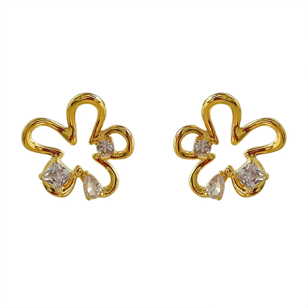 Wholesale Metal Copper Geometric And Flower Hollow Earrings Electroplated Light Luxury Style For Women - Image 5