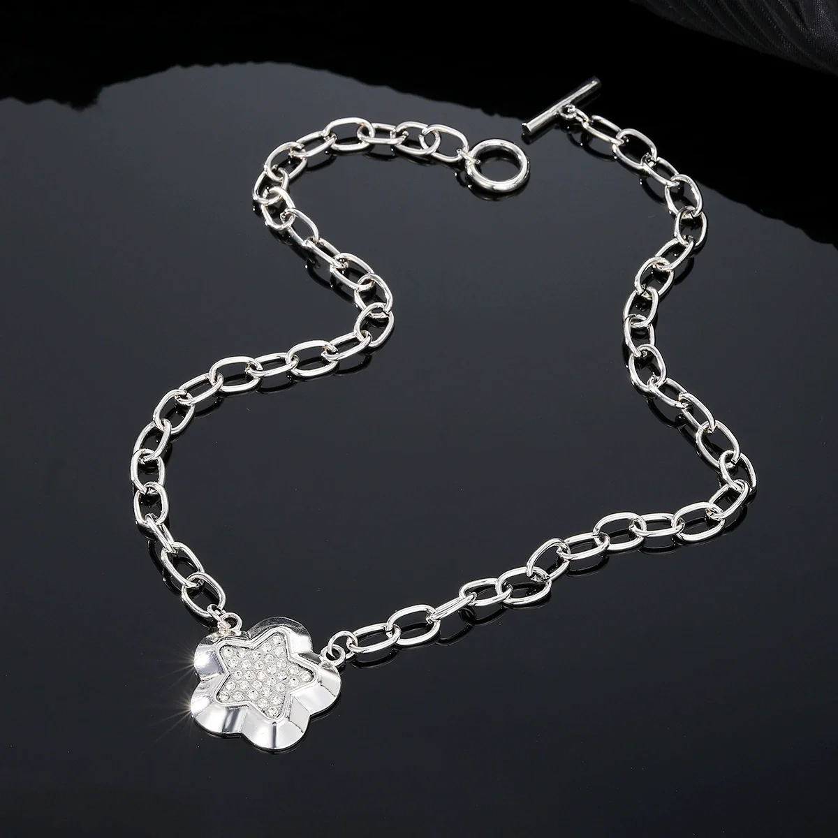 Wholesale Metal Geometric Flower Retro Necklace Pendant With Cross Chain For Women Electroplated - Image 3